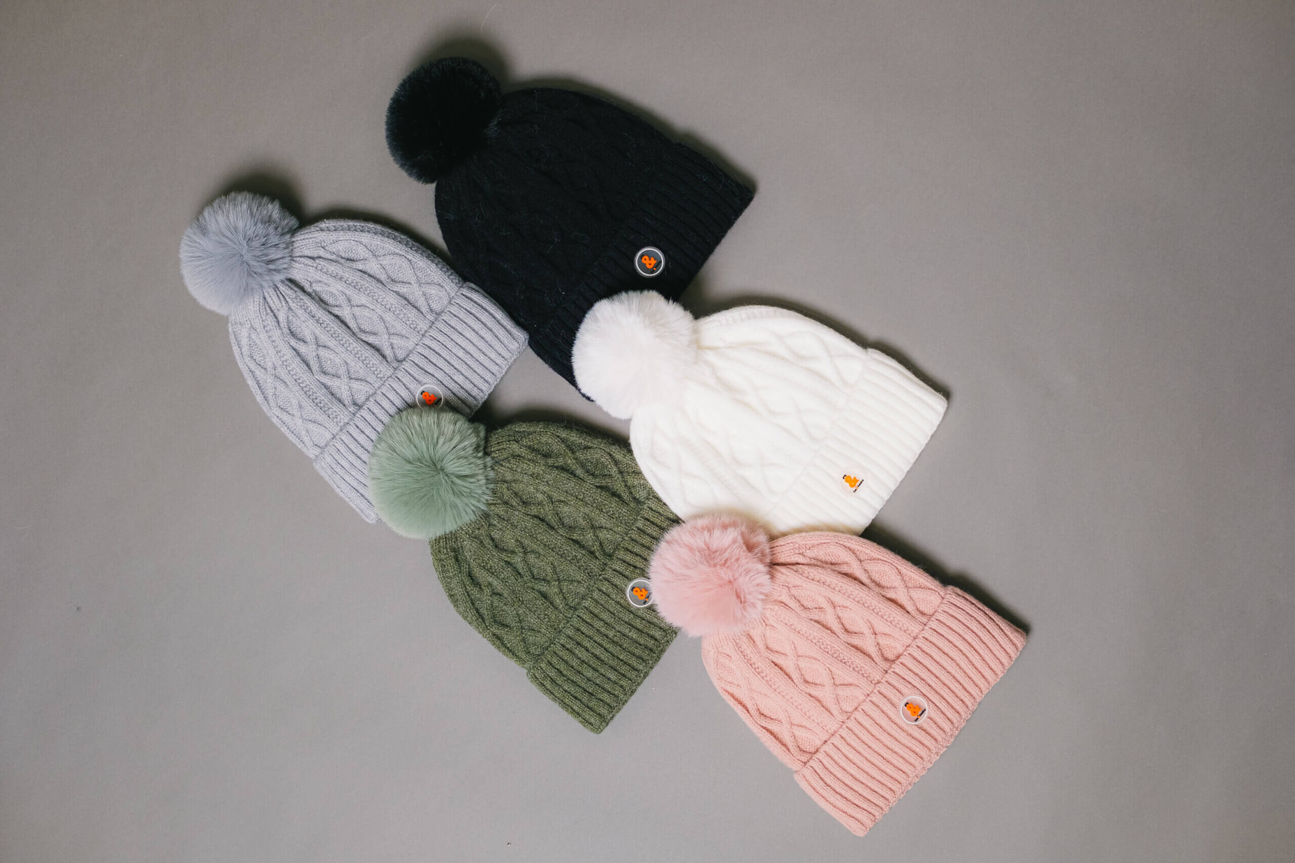 GORRO POMPON GRIS - Imagen 2